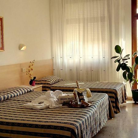Centro Vacanze Cavallino Opera Nascimbeni リド・ディ・イエゾロ エクステリア 写真